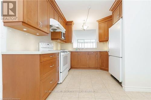 827 - 25 Austin Drive, Markham, ON - Indoor Photo Showing Kitchen