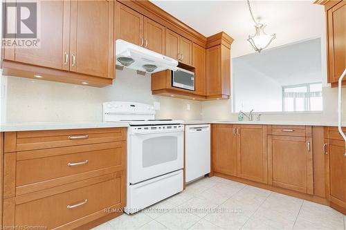 827 - 25 Austin Drive, Markham, ON - Indoor Photo Showing Kitchen