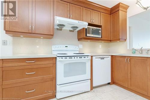 827 - 25 Austin Drive, Markham, ON - Indoor Photo Showing Kitchen