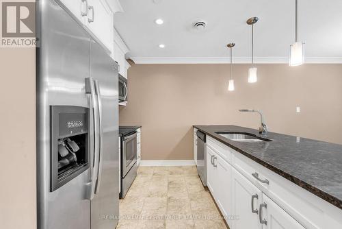 311 - 320 Sugarcreek Trail, London, ON - Indoor Photo Showing Kitchen