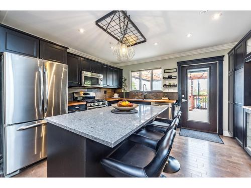 19894 68 Avenue, Langley, BC - Indoor Photo Showing Kitchen With Upgraded Kitchen