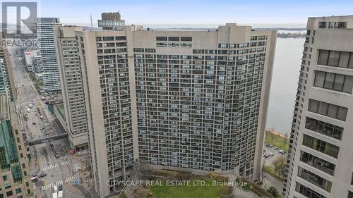 3510 - 33 Harbour Square, Toronto, ON - Outdoor With Facade