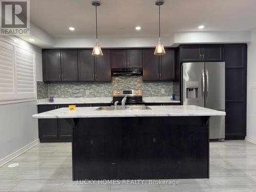 1045 Reflection Place S, Pickering, ON - Indoor Photo Showing Kitchen With Stainless Steel Kitchen With Upgraded Kitchen