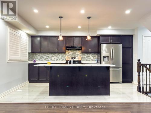 1045 Reflection Place S, Pickering, ON - Indoor Photo Showing Kitchen With Upgraded Kitchen