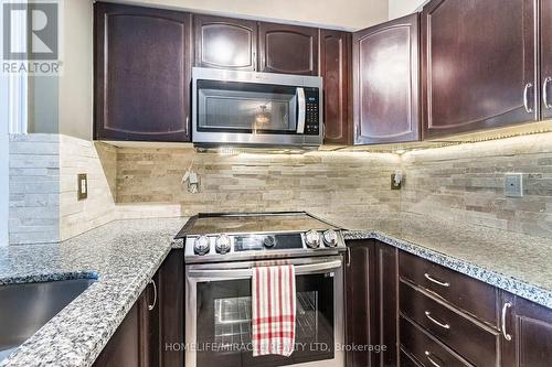 2402 - 6 Dayspring Circle, Brampton, ON - Indoor Photo Showing Kitchen With Upgraded Kitchen