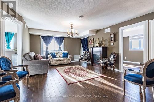 2402 - 6 Dayspring Circle, Brampton, ON - Indoor Photo Showing Living Room