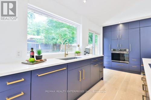 3469 Credit Heights Drive, Mississauga, ON - Indoor Photo Showing Kitchen