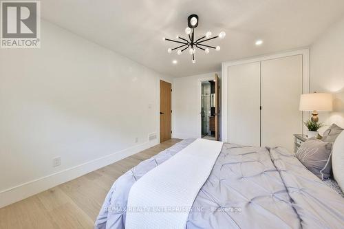 3469 Credit Heights Drive, Mississauga, ON - Indoor Photo Showing Bedroom