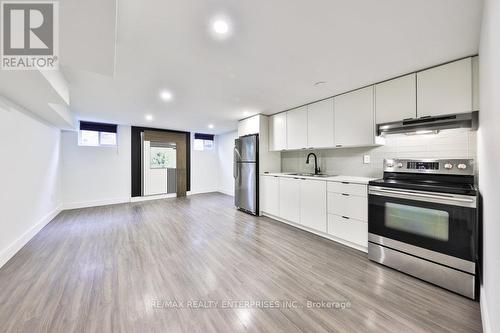 3469 Credit Heights Drive, Mississauga, ON - Indoor Photo Showing Kitchen