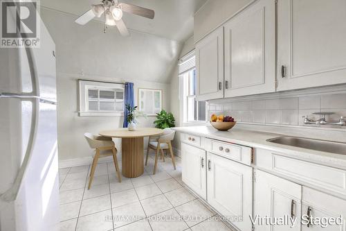 Upper - 529 Christina Street N, Sarnia, ON - Indoor Photo Showing Kitchen