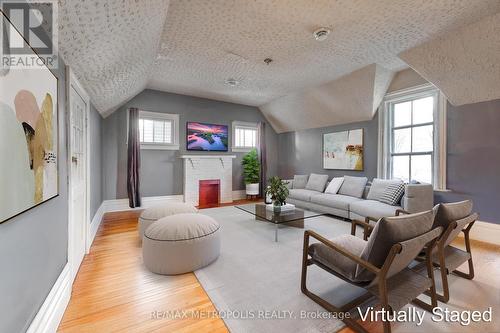 Upper - 529 Christina Street N, Sarnia, ON - Indoor Photo Showing Living Room