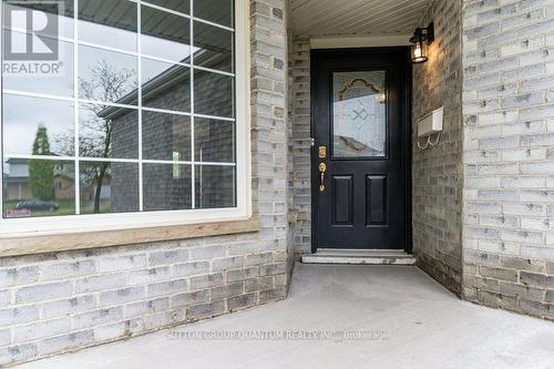 Upper - 48 White Sands Court, Kitchener, ON - Outdoor With Exterior