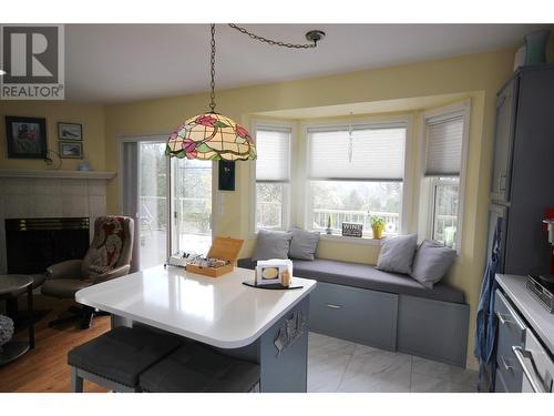 Built in Bench - 1634 Carmi Avenue Unit# 129, Penticton, BC - Indoor With Fireplace