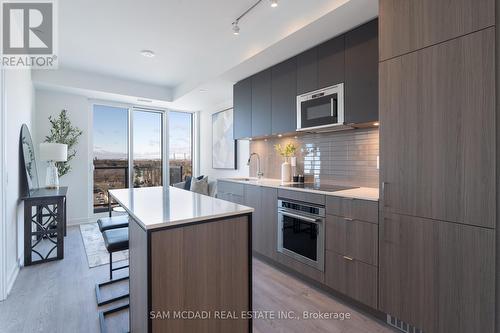 1412 - 220 Missinnihe Way, Mississauga, ON - Indoor Photo Showing Kitchen