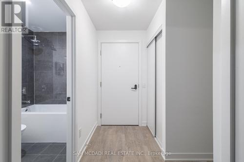 1412 - 220 Missinnihe Way, Mississauga, ON - Indoor