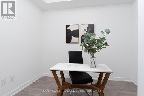 1412 - 220 Missinnihe Way, Mississauga, ON - Indoor Photo Showing Dining Room