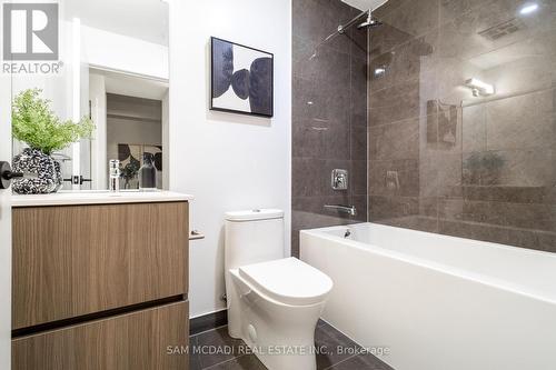 1412 - 220 Missinnihe Way, Mississauga, ON - Indoor Photo Showing Bathroom