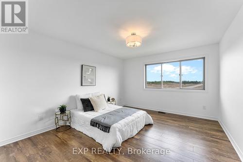 199 Tuliptree Road, Thorold, ON - Indoor Photo Showing Bedroom