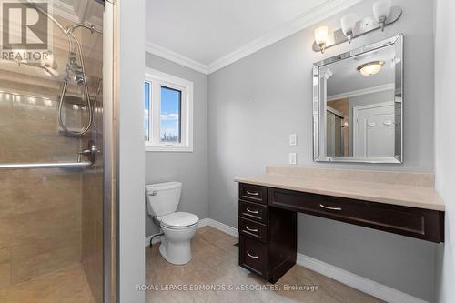 846 Green Lake Road, North Algona Wilberforce, ON - Indoor Photo Showing Bathroom