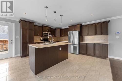 846 Green Lake Road, North Algona Wilberforce, ON - Indoor Photo Showing Kitchen With Double Sink With Upgraded Kitchen