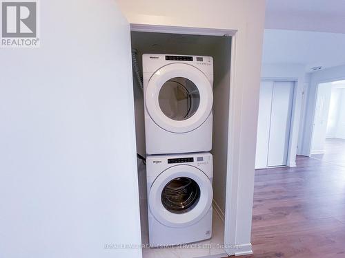 0 - 395 Dundas Street W, Oakville, ON - Indoor Photo Showing Laundry Room