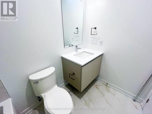 0 - 395 Dundas Street W, Oakville, ON - Indoor Photo Showing Bathroom