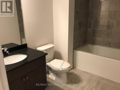 60 Farley Lane, Hamilton, ON - Indoor Photo Showing Bathroom