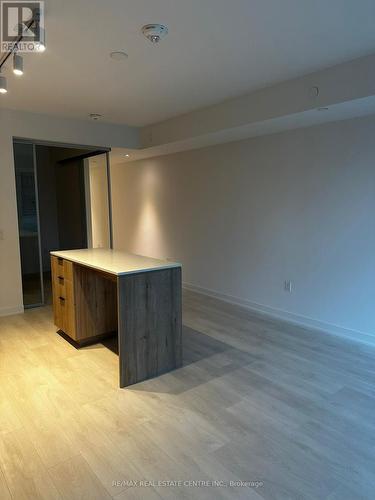 306 - 117 Broadway Avenue, Toronto, ON - Indoor Photo Showing Other Room