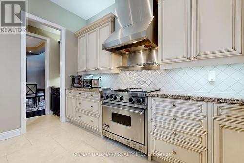 350 Paradelle Drive, Richmond Hill, ON - Indoor Photo Showing Kitchen