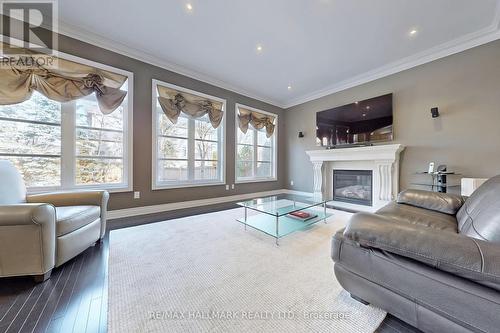 350 Paradelle Drive, Richmond Hill, ON - Indoor Photo Showing Living Room With Fireplace