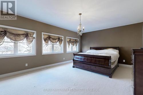 350 Paradelle Drive, Richmond Hill, ON - Indoor Photo Showing Bedroom