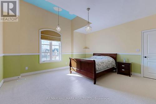 350 Paradelle Drive, Richmond Hill, ON - Indoor Photo Showing Bedroom