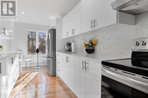 17 Welby Court, Ottawa, ON - Indoor Photo Showing Kitchen