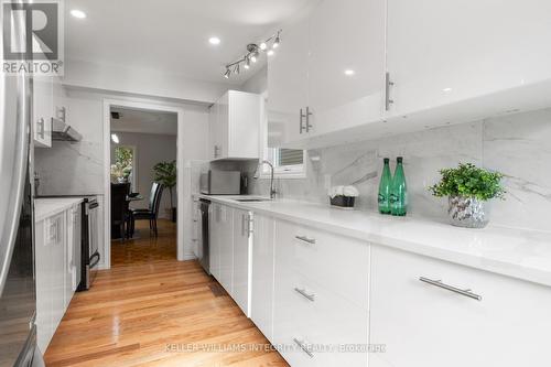 17 Welby Court, Ottawa, ON - Indoor Photo Showing Kitchen