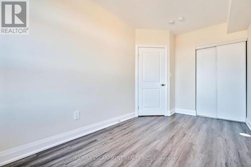 115 - 1569 Rose Way, Milton, ON - Indoor Photo Showing Other Room