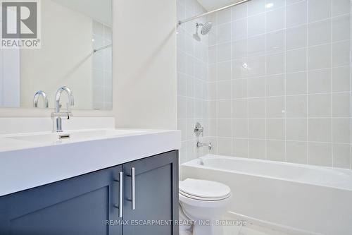 115 - 1569 Rose Way, Milton, ON - Indoor Photo Showing Bathroom