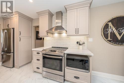 177 Elmore Drive, Halton Hills, ON - Indoor Photo Showing Kitchen With Stainless Steel Kitchen