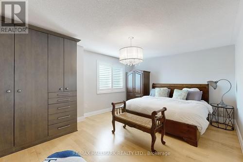 106 Colesbrook Road, Richmond Hill, ON - Indoor Photo Showing Bedroom