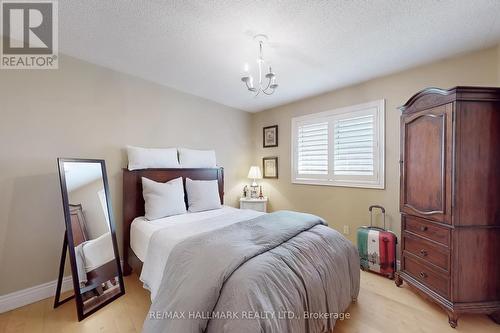 106 Colesbrook Road, Richmond Hill, ON - Indoor Photo Showing Bedroom