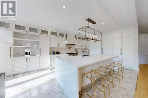 106 Colesbrook Road, Richmond Hill, ON - Indoor Photo Showing Kitchen