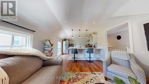 Upper - 31 Green Street, Guelph, ON - Indoor Photo Showing Living Room