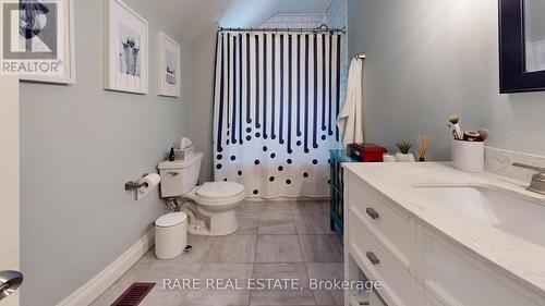 Upper - 31 Green Street, Guelph, ON - Indoor Photo Showing Bathroom