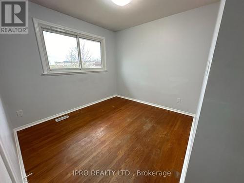 20 Highland Road W, Hamilton, ON - Indoor Photo Showing Other Room