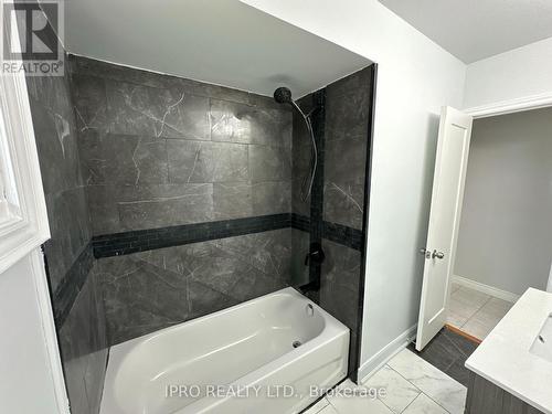 20 Highland Road W, Hamilton, ON - Indoor Photo Showing Bathroom