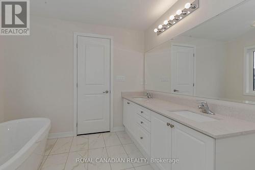 10 Spiers Road, Erin, ON - Indoor Photo Showing Bathroom