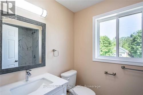 8105 Reilly Street, Niagara Falls, ON - Indoor Photo Showing Bathroom