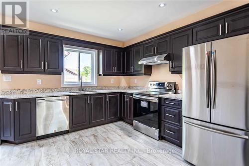 8105 Reilly Street, Niagara Falls, ON - Indoor Photo Showing Kitchen