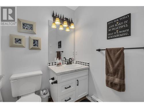 5882 Snow Pines Crescent Unit# A, Kelowna, BC - Indoor Photo Showing Bathroom