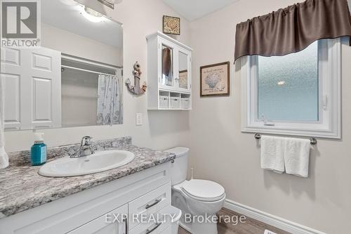 102 Huron Heights Drive, Ashfield-Colborne-Wawanosh, ON - Indoor Photo Showing Bathroom