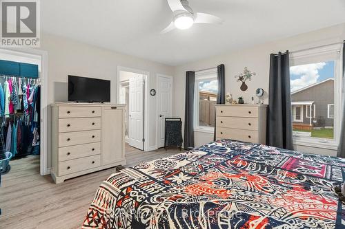 102 Huron Heights Drive, Ashfield-Colborne-Wawanosh, ON - Indoor Photo Showing Bedroom